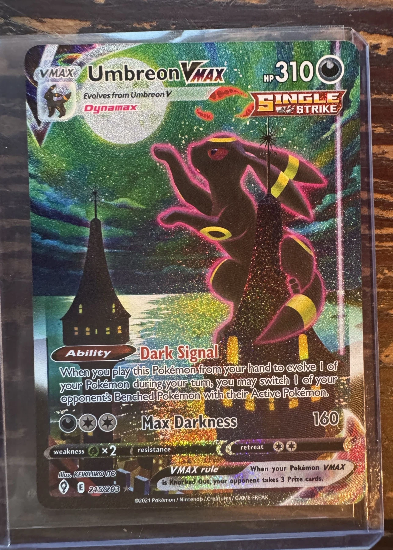 Umbreon VMAX 215/203 Evolving Skies front card photo in PokeToGrade pregrading report